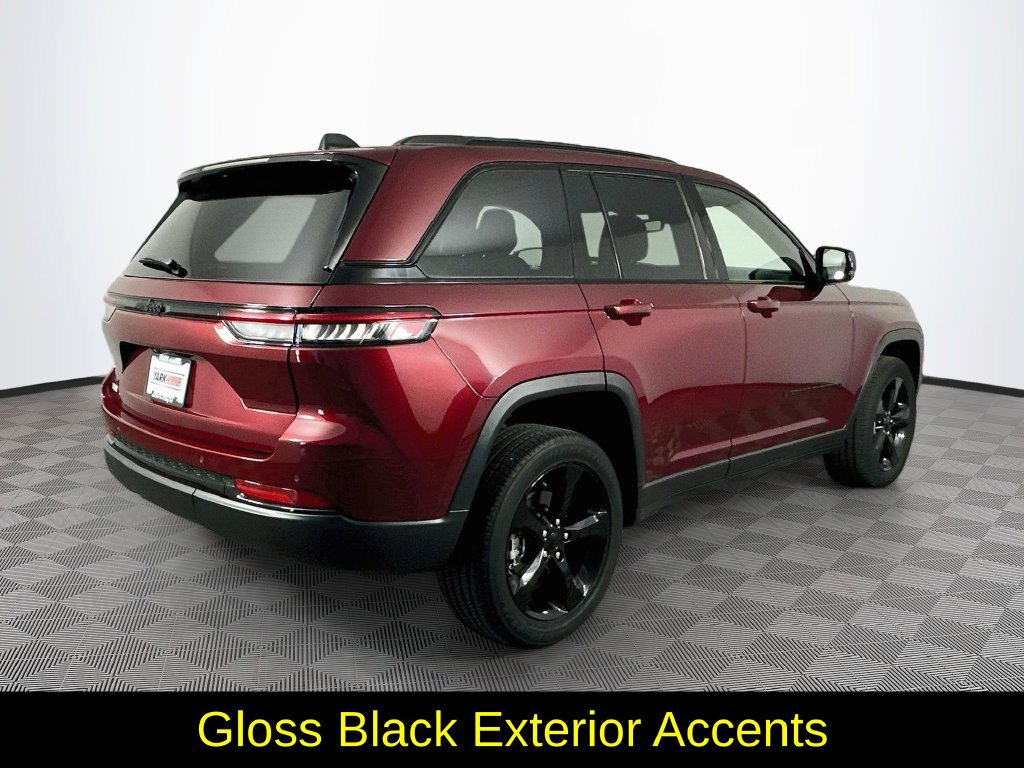 Used 2023 Jeep Grand Cherokee Altitude AWD/4WD image 10