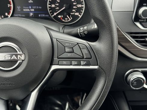 Used 2023 Nissan Altima 2.5 SV image 23