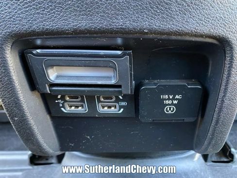 Used 2019 Jeep Cherokee Limited w/ Technology Group AWD/4WD image 40