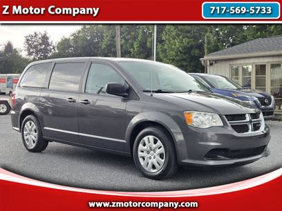 Used 2018 Dodge Grand Caravan SE w/ UConnect Hands-Free Group