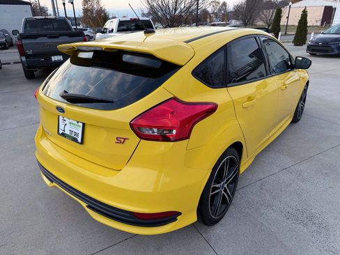 Used 2017 Ford Focus ST w/ Equipment Group 402A image 5