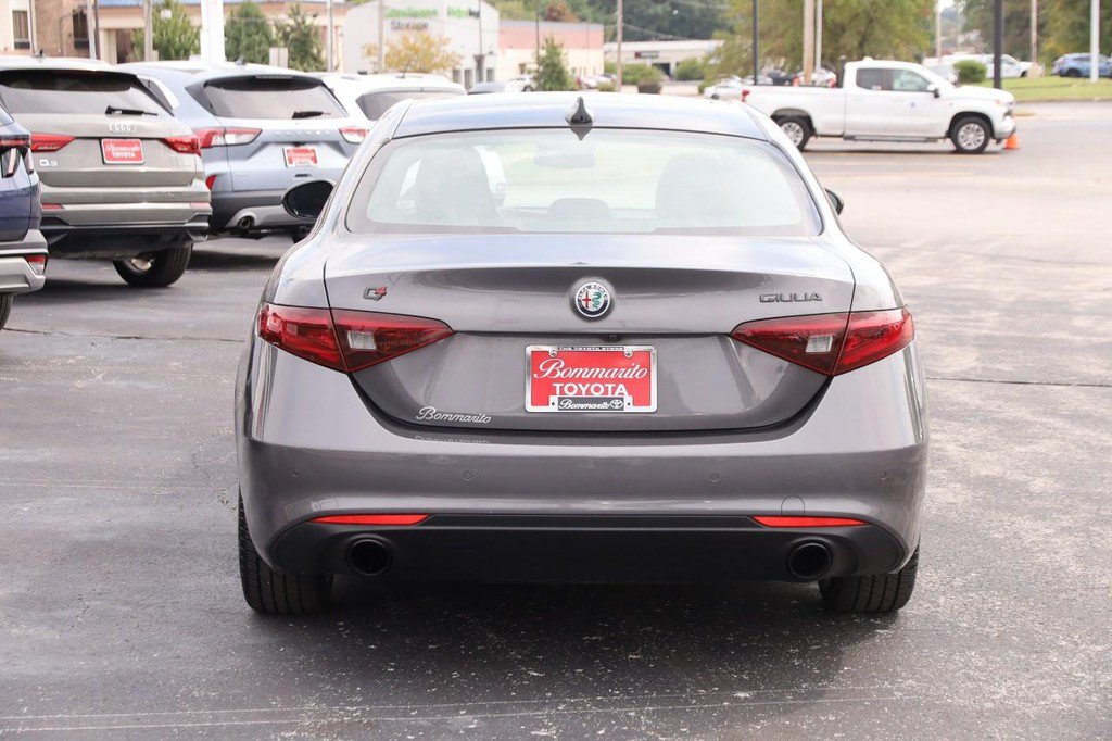 Used 2019 Alfa Romeo Giulia AWD image 6