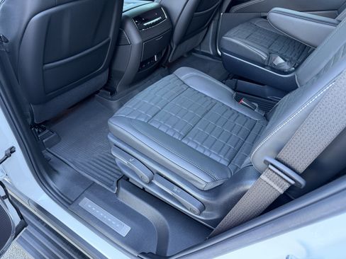 Used 2025 Cadillac Escalade V image 19