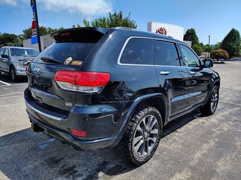 Used 2017 Jeep Grand Cherokee Overland AWD/4WD image 4