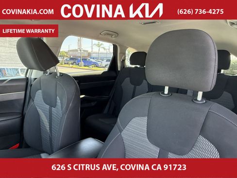 Used 2023 Kia Sorento LX image 15