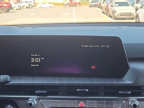 Used 2023 Kia Telluride EX w/ EX Captain's Chair Package AWD/4WD image 17