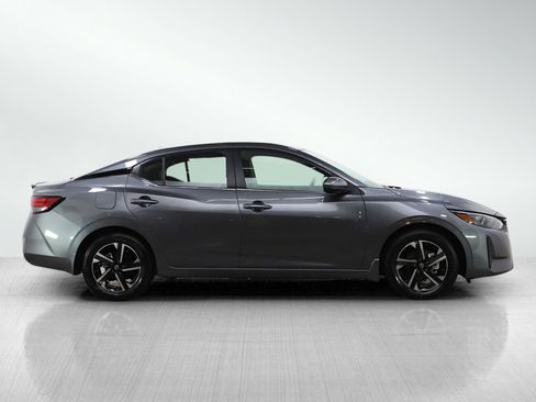 Used 2025 Nissan Sentra SV image 6