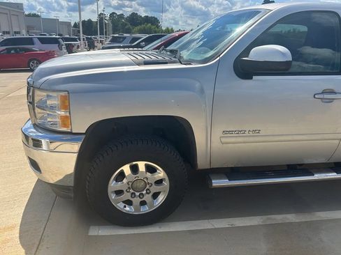 Used 2013 Chevrolet Silverado 2500 LTZ w/ LTZ Plus Package AWD/4WD image 2