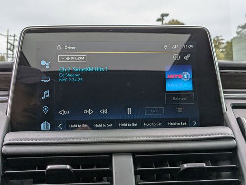 Used 2023 Chevrolet Suburban LT w/ Luxury Package image 21