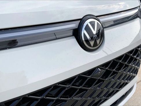 Used 2025 Volkswagen Tiguan SEL R-Line AWD/4WD image 27