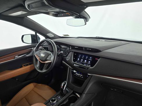 Used 2024 Cadillac XT5 Premium Luxury image 11