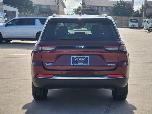 Used 2025 Jeep Grand Cherokee Laredo X w/ Luxury Tech Group I RWD image 14