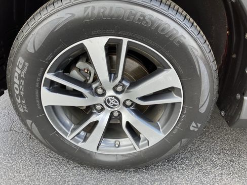 Used 2016 Toyota RAV4 XLE AWD/4WD image 30