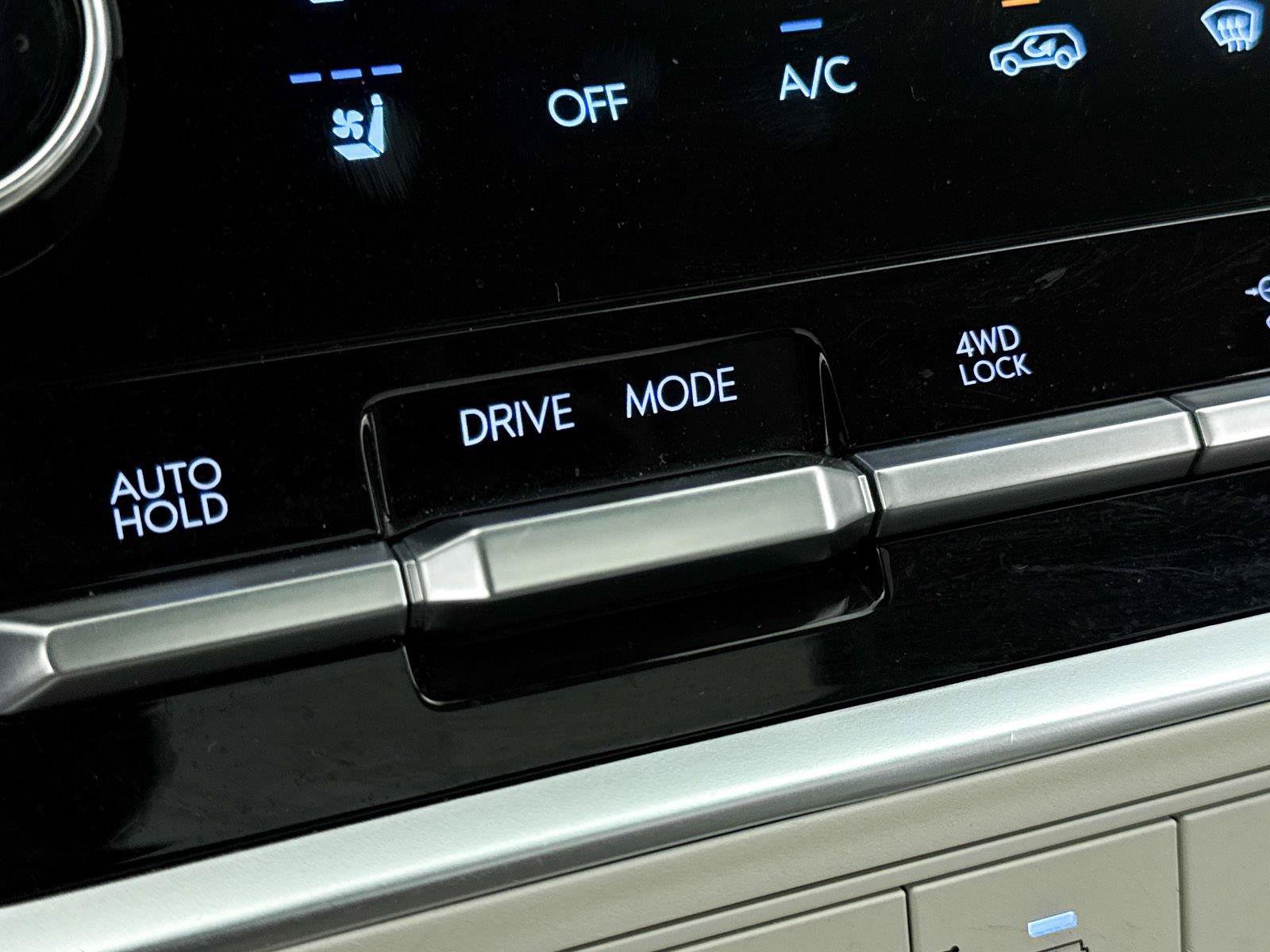 Used 2024 Hyundai Santa Fe Calligraphy AWD/4WD image 11