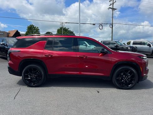 Used 2024 Chevrolet Traverse RS w/ LPO, Floor Liner Package image 6