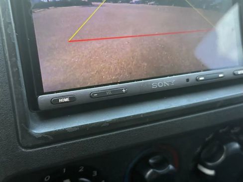 Used 2011 Nissan Pathfinder S image 15