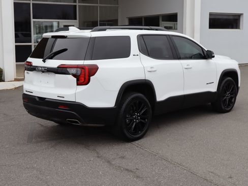 Certified 2023 GMC Acadia SLE w/ Driver Convenience Package image 10