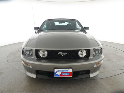 Used 2009 Ford Mustang GT image 2