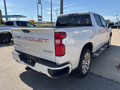 Used 2019 Chevrolet Silverado 1500 High Country w/ Technology Package AWD/4WD image 7