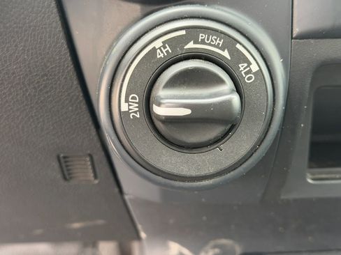 Used 2017 Nissan Titan S image 13