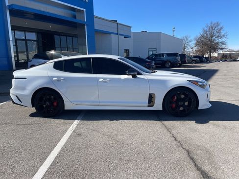 Used 2018 Kia Stinger GT image 2