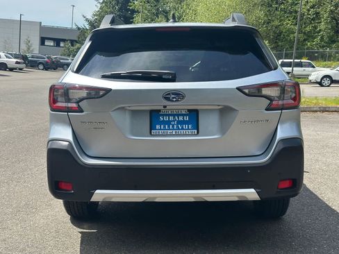 Certified 2025 Subaru Outback Limited AWD/4WD image 4