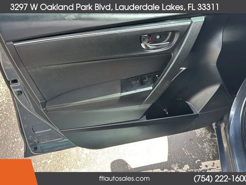 Used 2018 Toyota Corolla LE FWD image 17