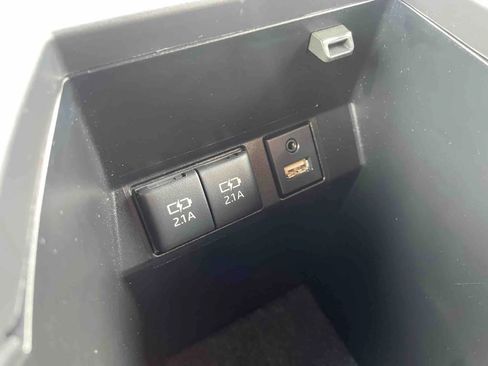 Used 2019 Toyota Avalon XLE image 42