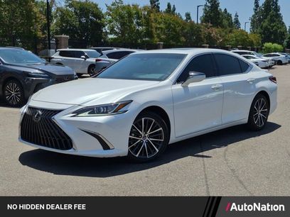 Used 2025 Lexus ES 300h w/ Premium Package