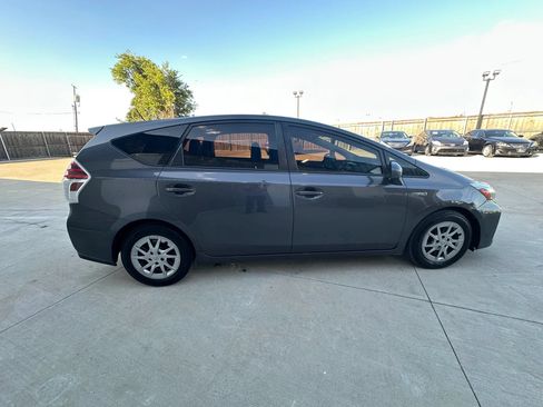 Used 2015 Toyota Prius V Four FWD image 6