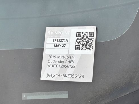 Used 2019 Mitsubishi Outlander 4WD Plug-In Hybrid image 31