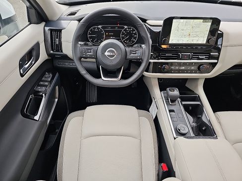 New 2025 Nissan Pathfinder SL image 7