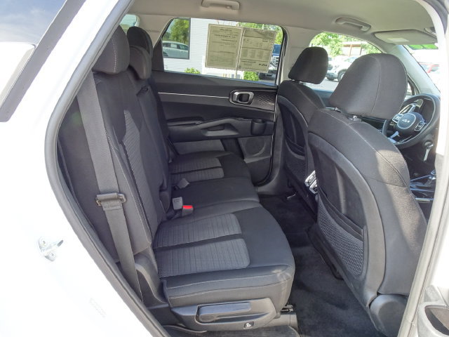 Used 2023 Kia Sorento LX FWD image 19