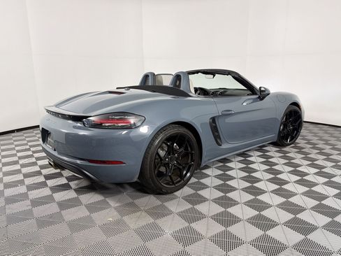 Used 2017 Porsche 718 Boxster image 9