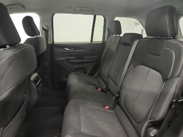 Used 2024 Jeep Grand Cherokee Laredo RWD image 17