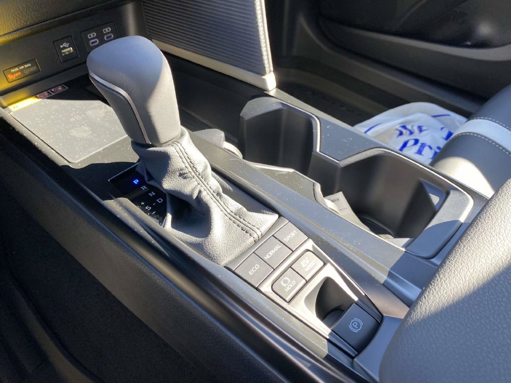 New 2026 Toyota Camry Hybrid FWD image 20