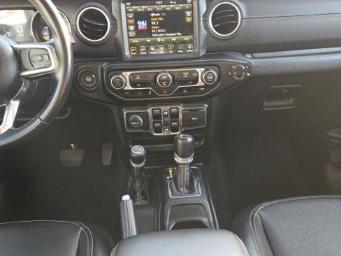 Used 2021 Jeep Wrangler Unlimited Sahara image 24