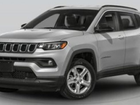 Used 2024 Jeep Compass Latitude w/ Convenience Group AWD/4WD image 1