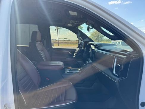 Used 2024 GMC Sierra 2500 Denali Ultimate AWD/4WD image 16