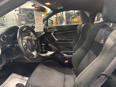 Used 2017 Toyota 86 image 14