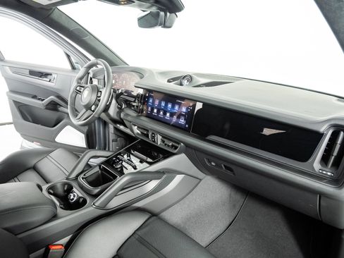 New 2026 Porsche Cayenne GTS AWD/4WD image 25