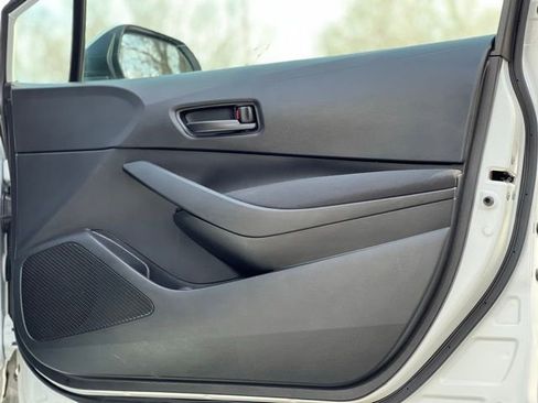 Used 2022 Toyota Corolla LE image 23