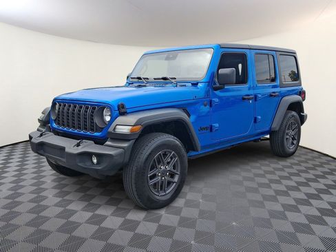 Used 2024 Jeep Wrangler Unlimited Sport AWD/4WD image 3