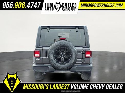 Used 2025 Jeep Wrangler Unlimited Sport image 5