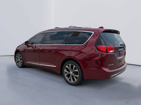 Used 2017 Chrysler Pacifica Limited FWD image 5