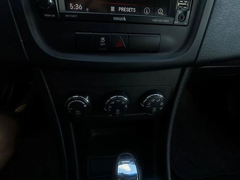 Used 2013 Dodge Avenger SXT FWD image 47