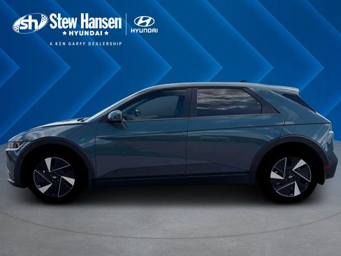 New 2026 Hyundai Ioniq 5 SEL image 3