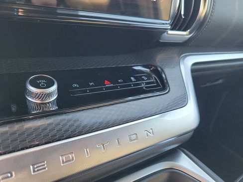New 2026 Ford Expedition Platinum w/ Stealth Appearance Package AWD/4WD image 19