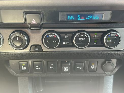 Used 2023 Toyota Tacoma TRD Off-Road w/ Technology Package image 25