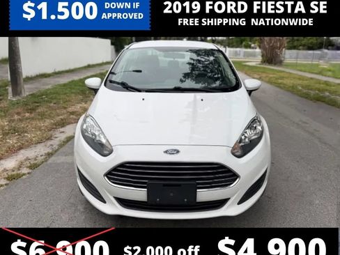 Used 2019 Ford Fiesta SE FWD image 2